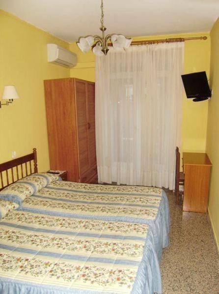 Hostal Miguel Angel Madrid Cameră foto